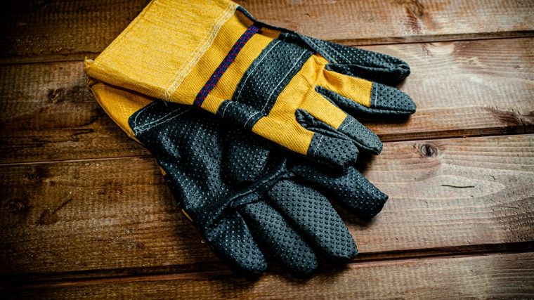 gants de conduite pour la maîtrise du volant